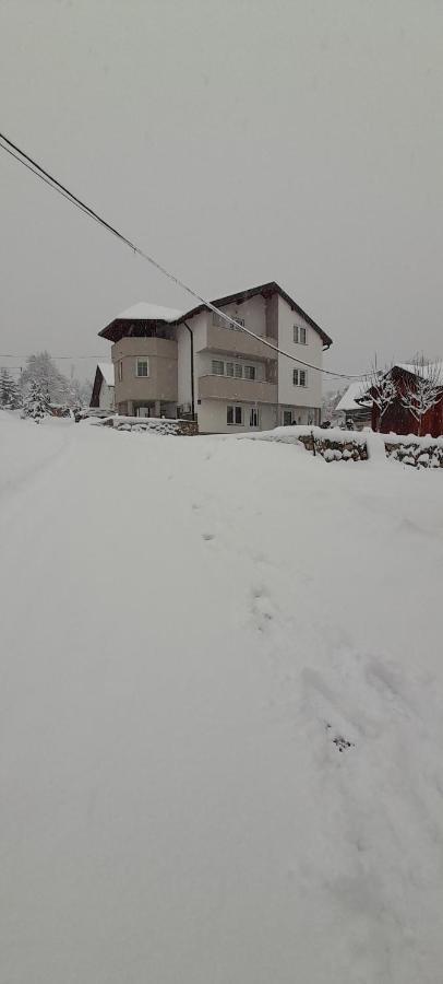 Apartmani Bilic Кореница Екстериор снимка