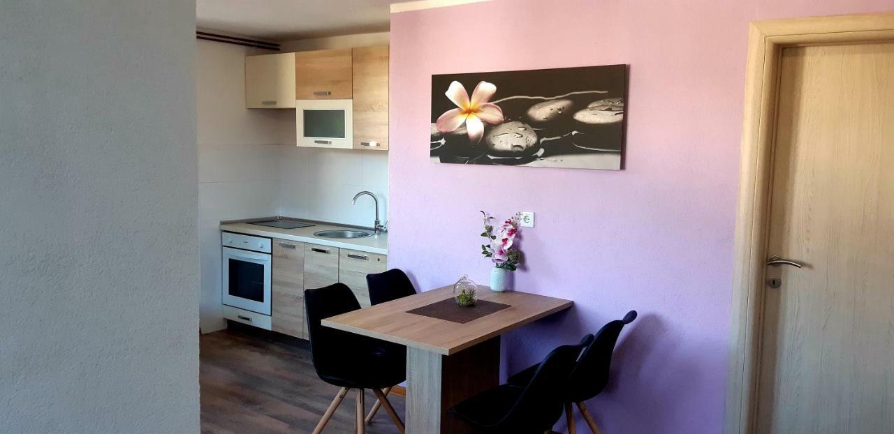 Apartmani Bilic Кореница Екстериор снимка