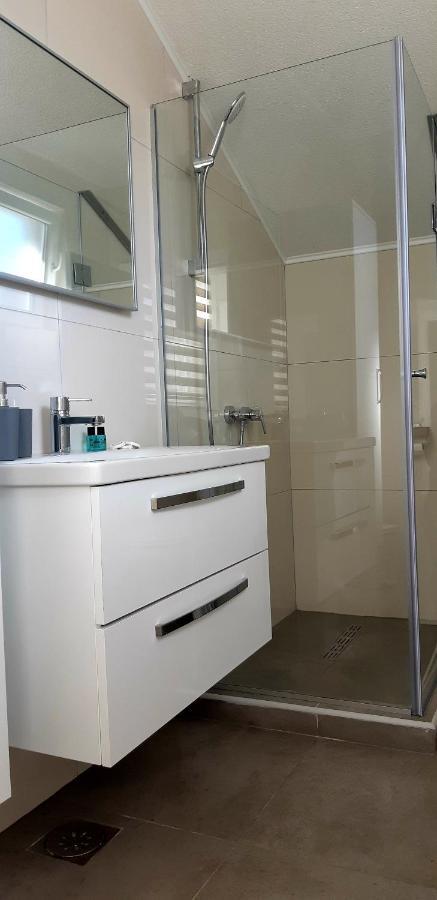 Apartmani Bilic Кореница Екстериор снимка